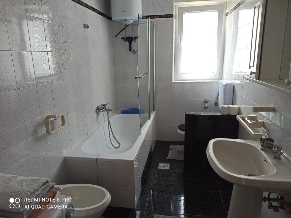 Lea Apartment Umag Exterior foto